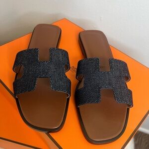 NEW Hermes Oran Dark Denim Size 37.5